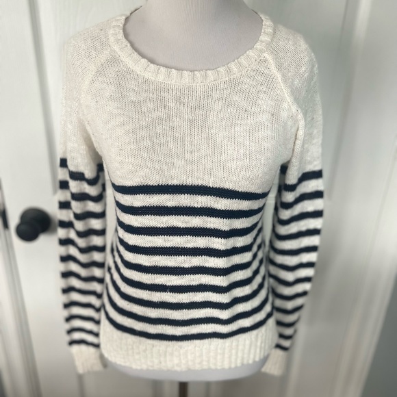 Lightweight White & Navy Striped Sweater (XS) - Picture 6 of 12